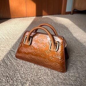Louis Vuitton Vernis Monogram Mini Forsyth